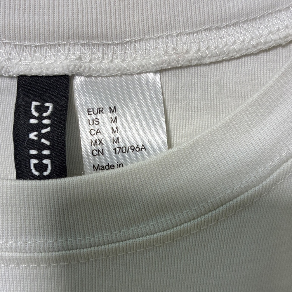 H&M White Graphic Heart T-Shirt - Picture 2 of 3